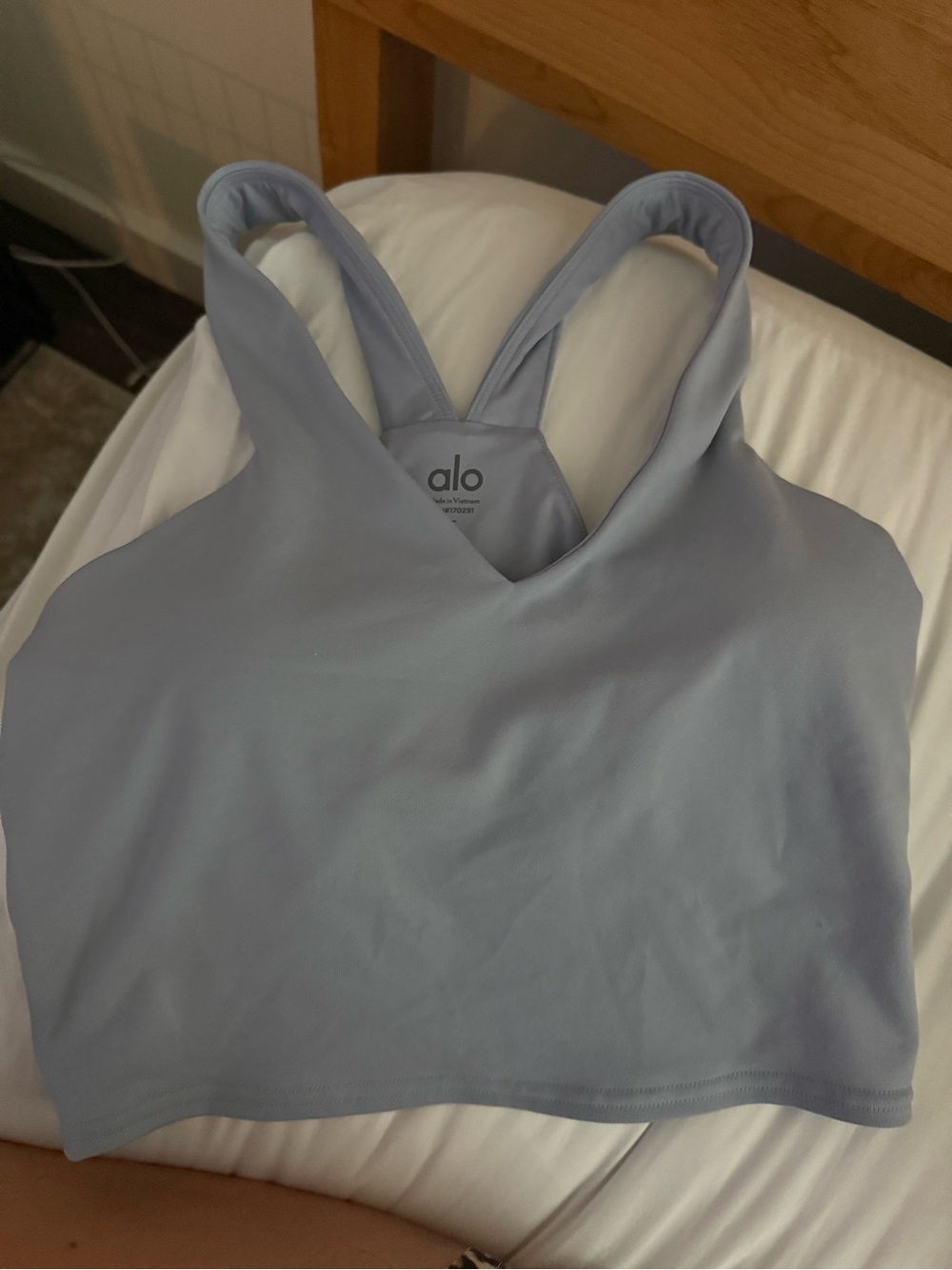 ALO Yoga V-Neck Racerback Tann